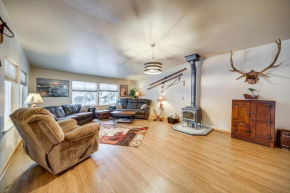10 Mi to Ski Resort Inviting Mount Spokane Home